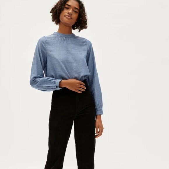 Everlane Double-Gauze Shirred Top, Morning Blue, Size 6 - Picture 2 of 11
